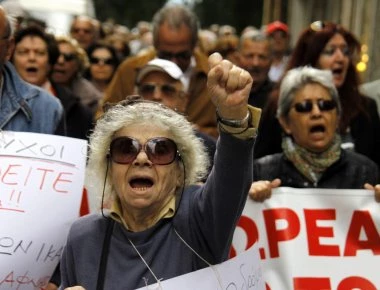 Οριστικοποιήθηκαν οι μειώσεις των συντάξεων. για το 2019 - Ποιοι επηρεάζονται